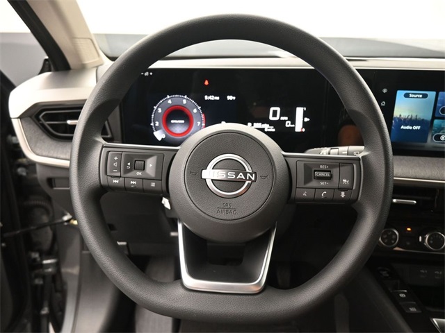 2025 Nissan Kicks SV photo 7