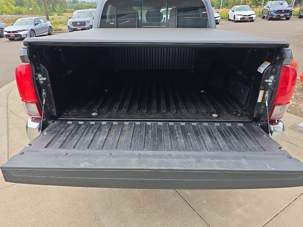 2022 Toyota Tacoma SR5 photo 6