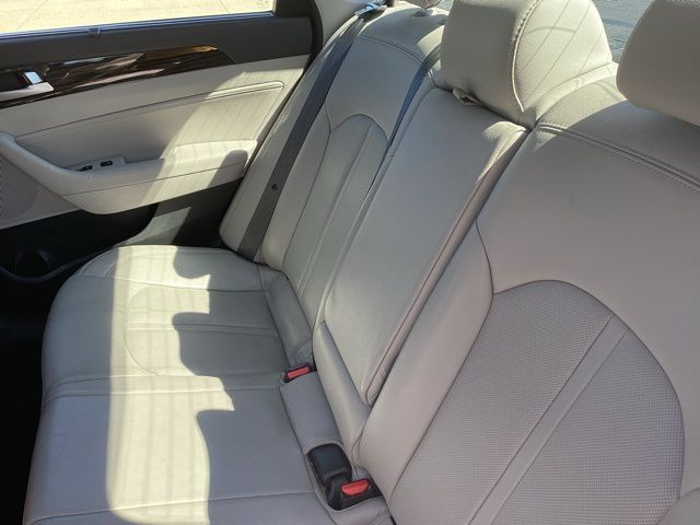 2017 Hyundai Sonata Limited photo 18