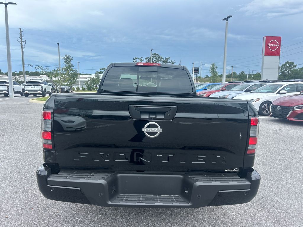 2025 Nissan Frontier SV photo 4