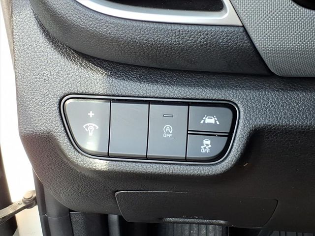 2022 Kia Seltos LX photo 17