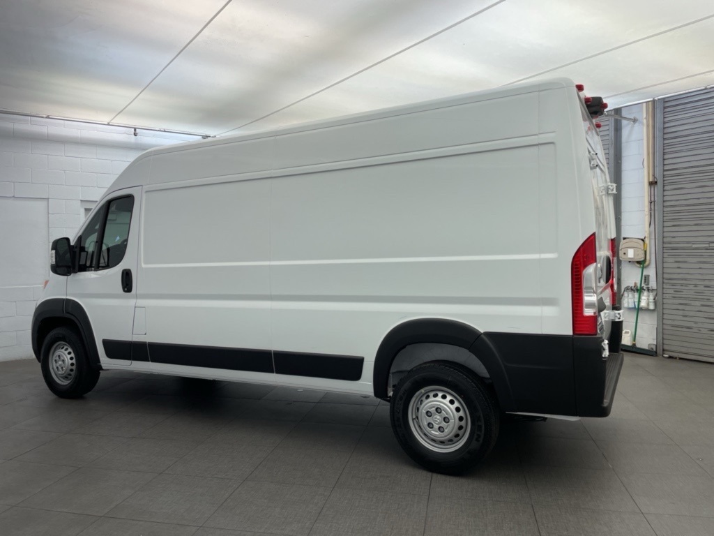 2026 Ram 3500 Tradesman photo 4