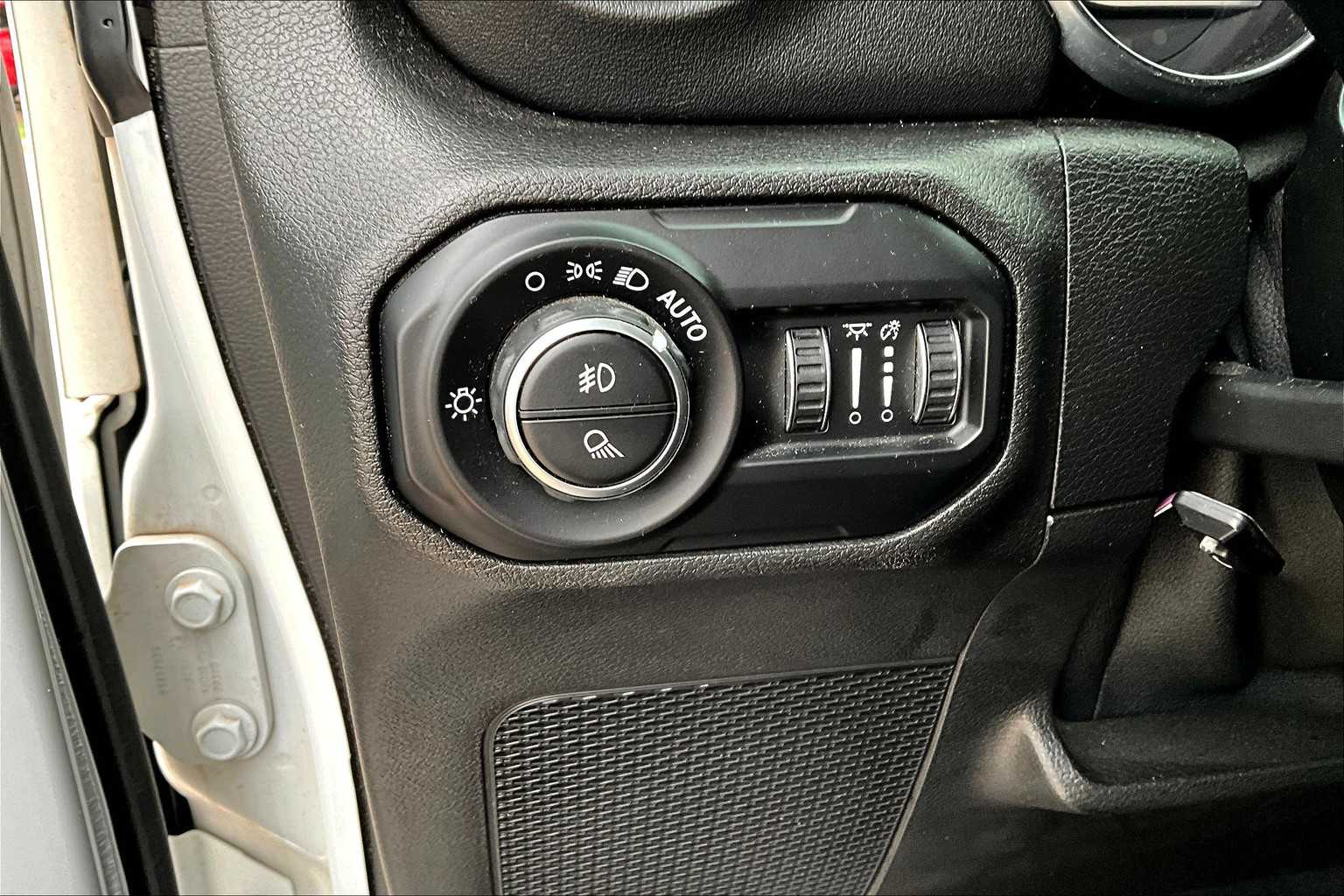 2021 Jeep Gladiator Overland photo 30