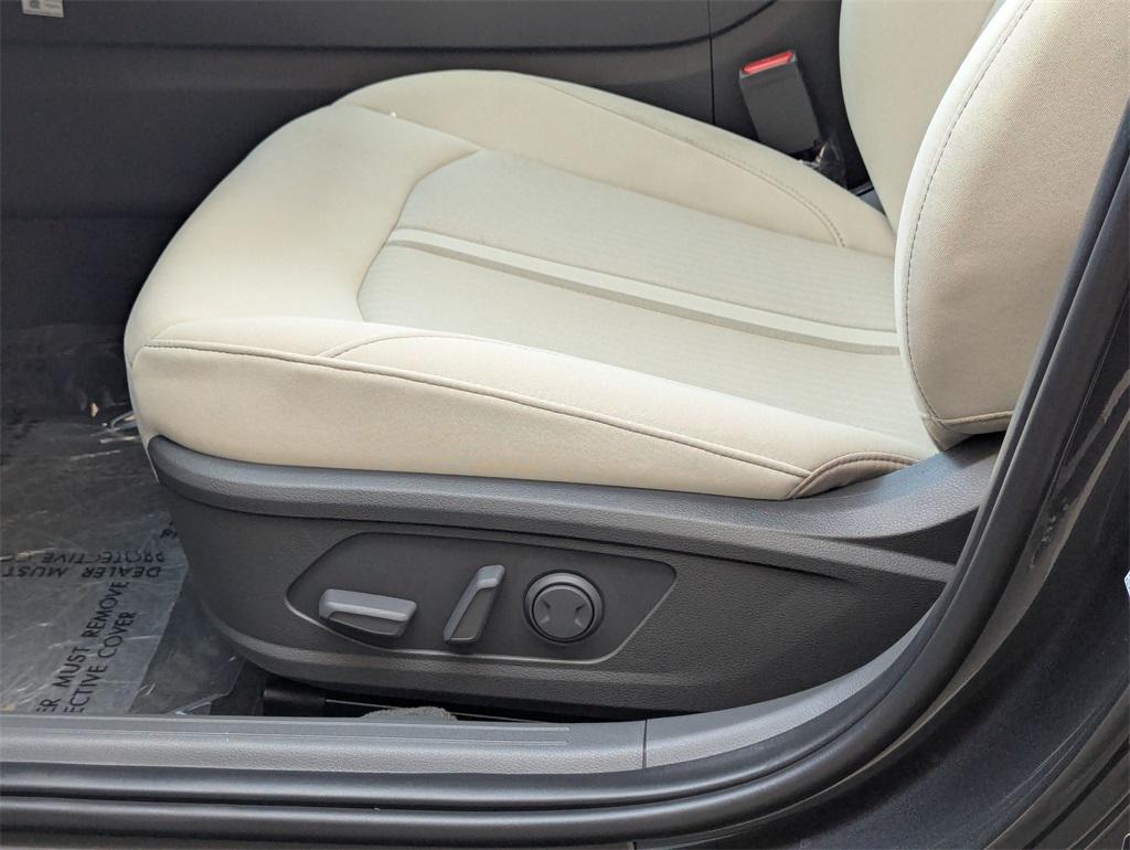 2025 Hyundai Sonata SEL photo 16