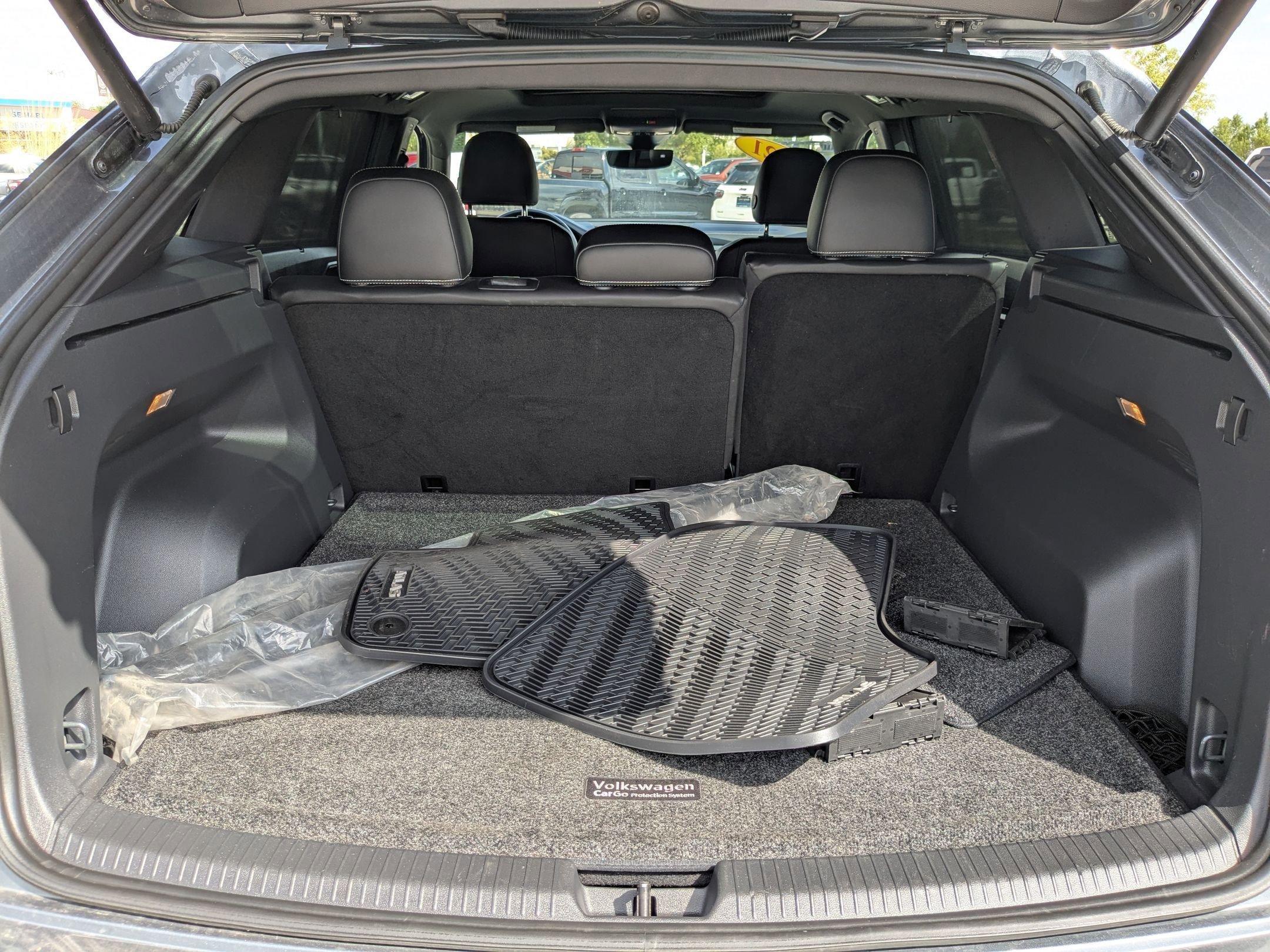 2021 Volkswagen Atlas Cross Sport V6 SEL Premium photo 21