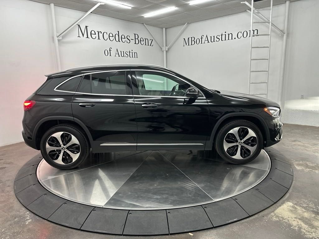 2025 Mercedes Benz GLA 250 photo 10