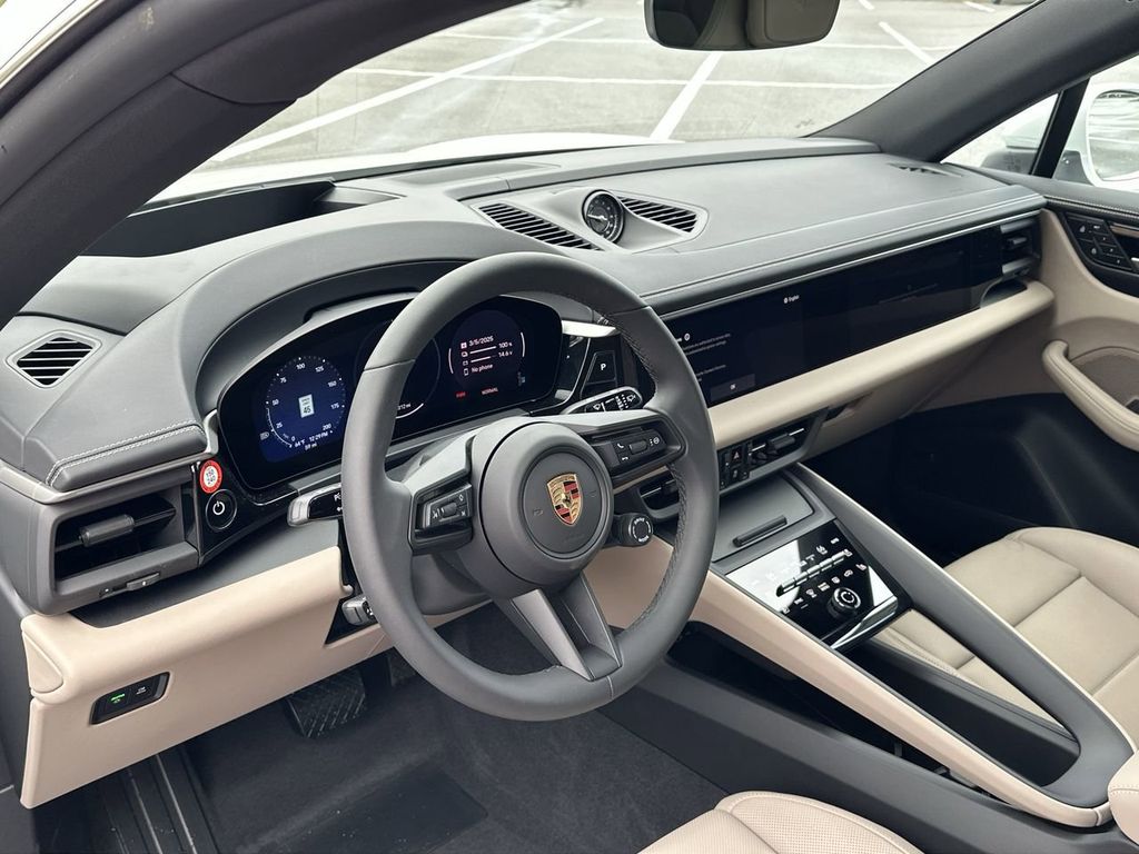 2025 Porsche Macan Electric 4 photo 12