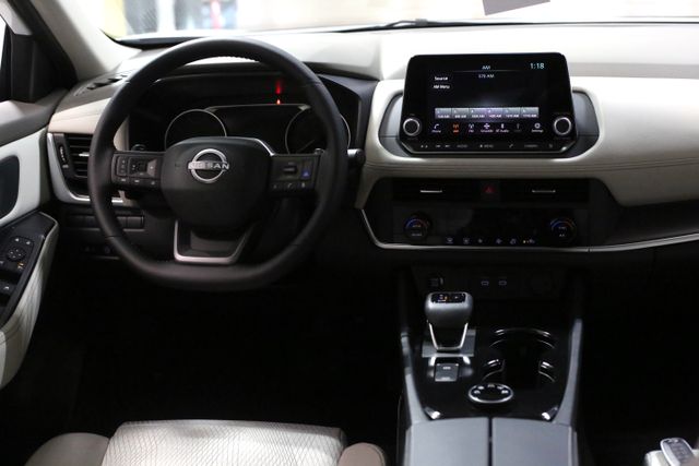 2025 Nissan Rogue SV photo 13