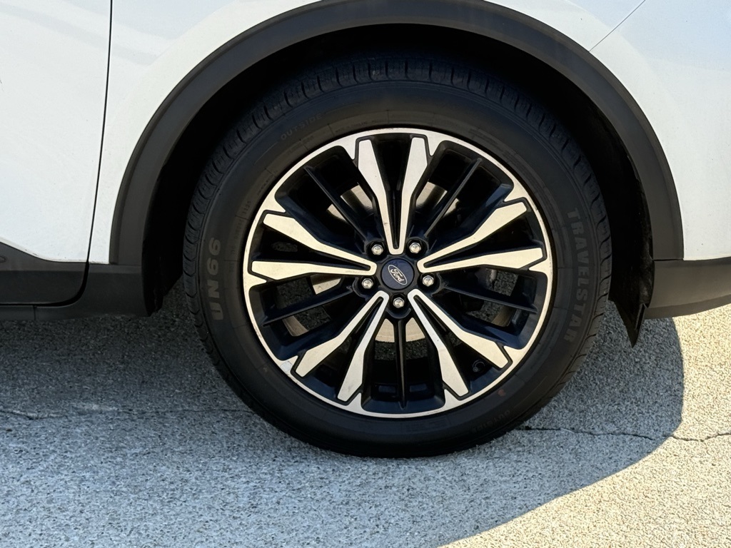2022 Ford Escape SEL photo 6