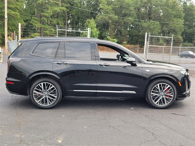 2022 Cadillac XT6 Sport photo 2