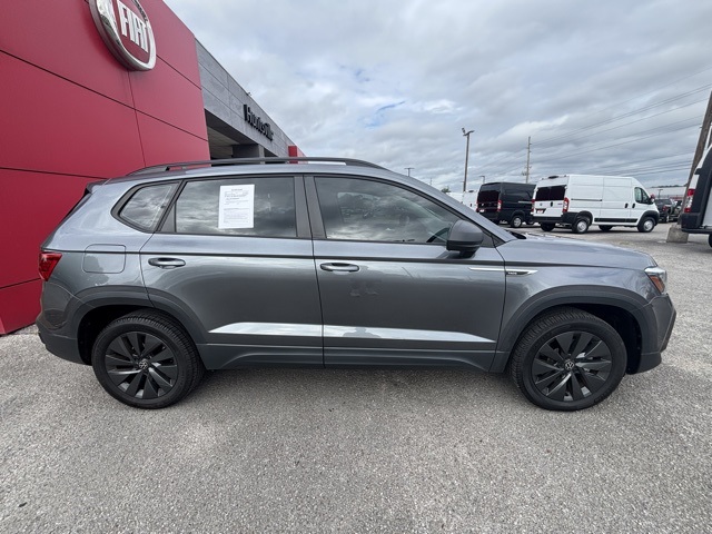 2022 Volkswagen Taos S photo 4