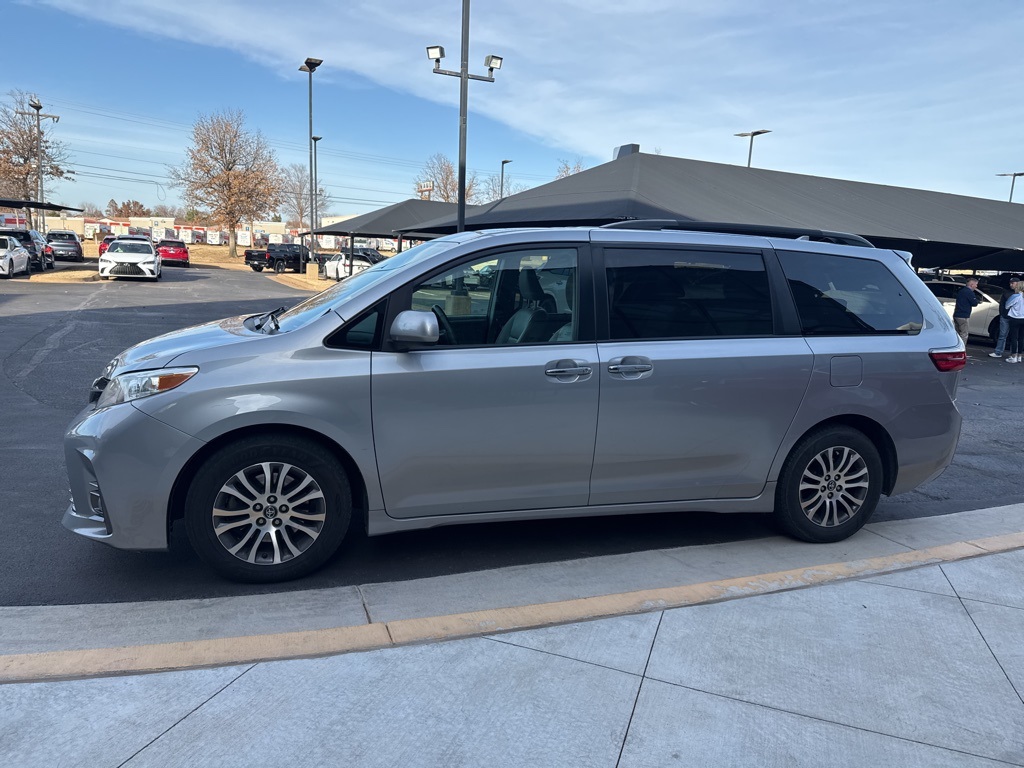 2018 Toyota Sienna XLE