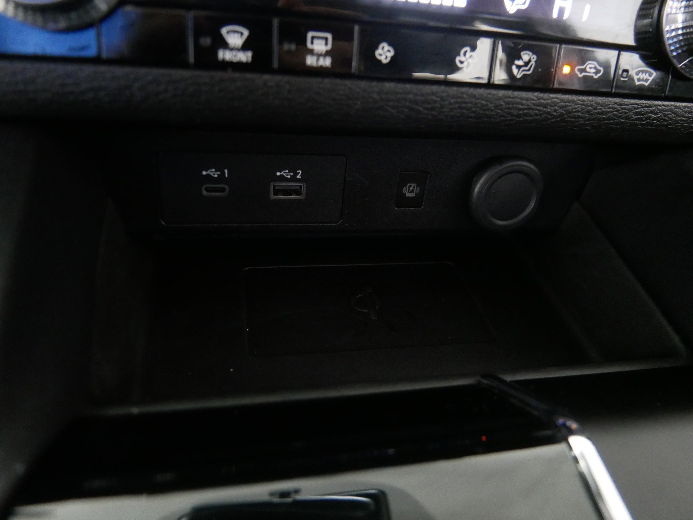 2024 Mitsubishi Outlander SE photo 30