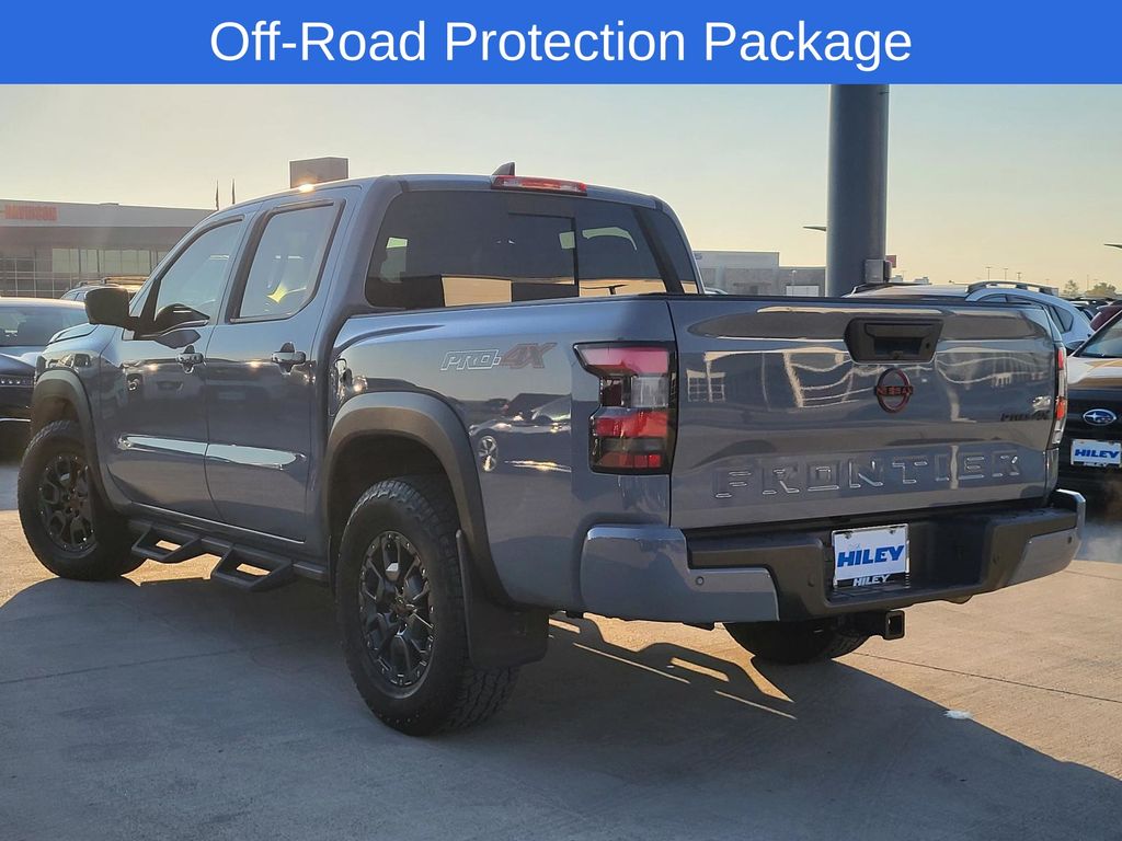 2024 Nissan Frontier PRO-4X photo 3