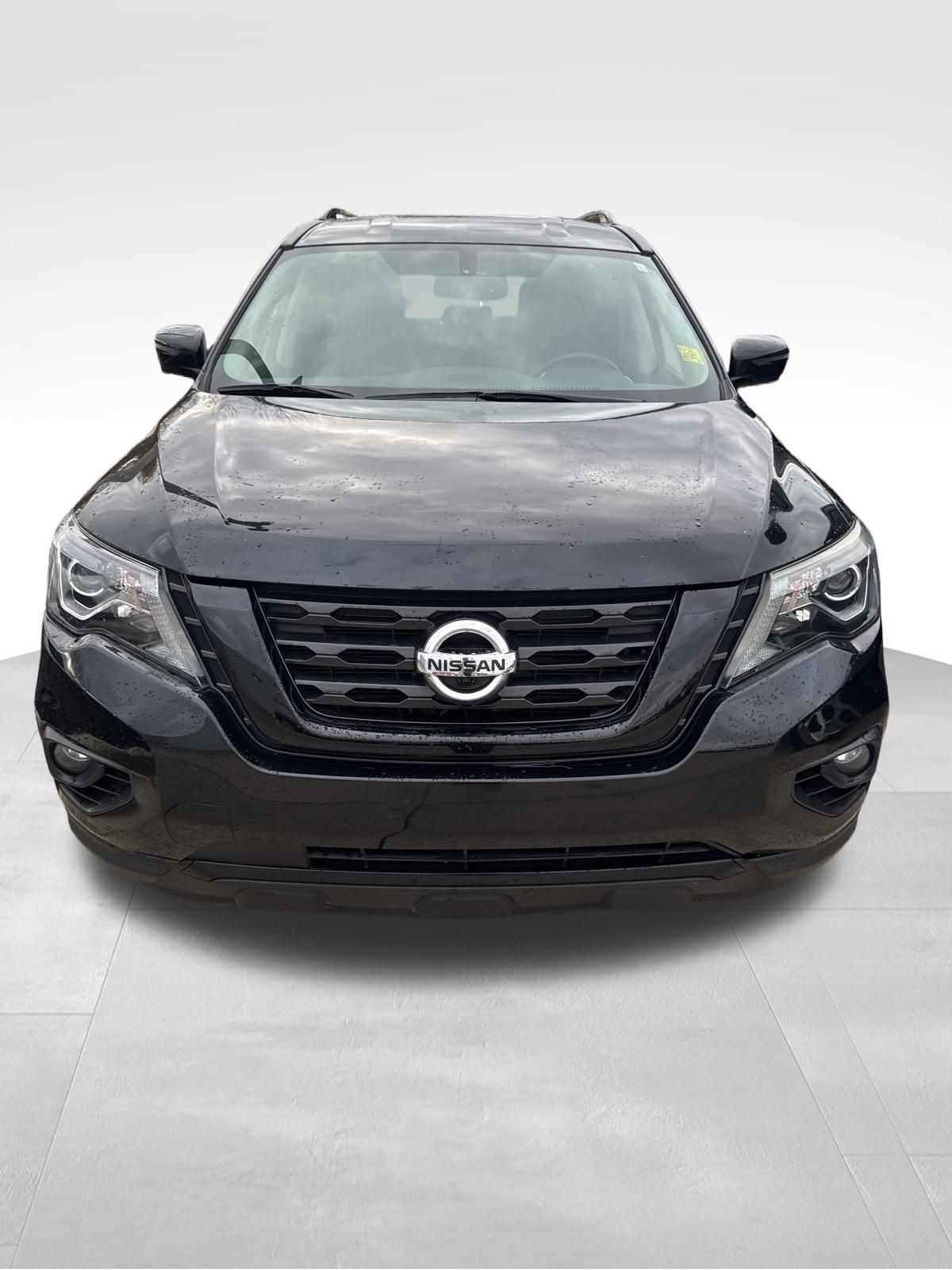 2018 Nissan Pathfinder SL photo 2