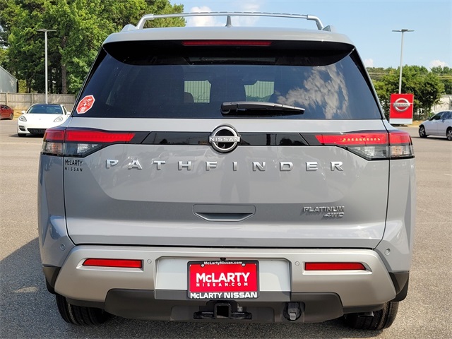2025 Nissan Pathfinder Platinum photo 6