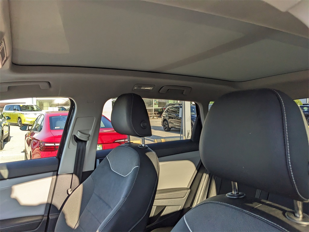 2024 Volkswagen Taos SE photo 21