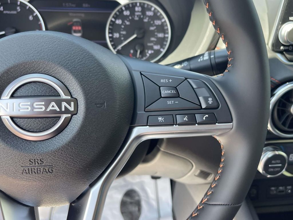 2025 Nissan Sentra SR photo 20