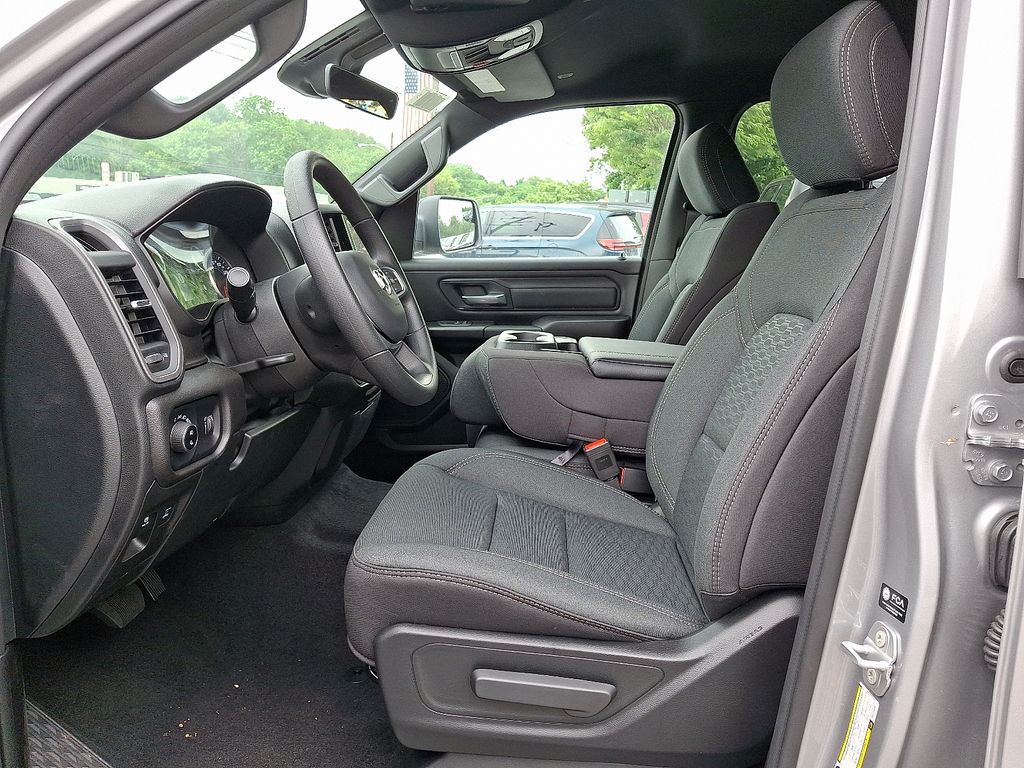 2025 Ram 1500 Tradesman photo 8
