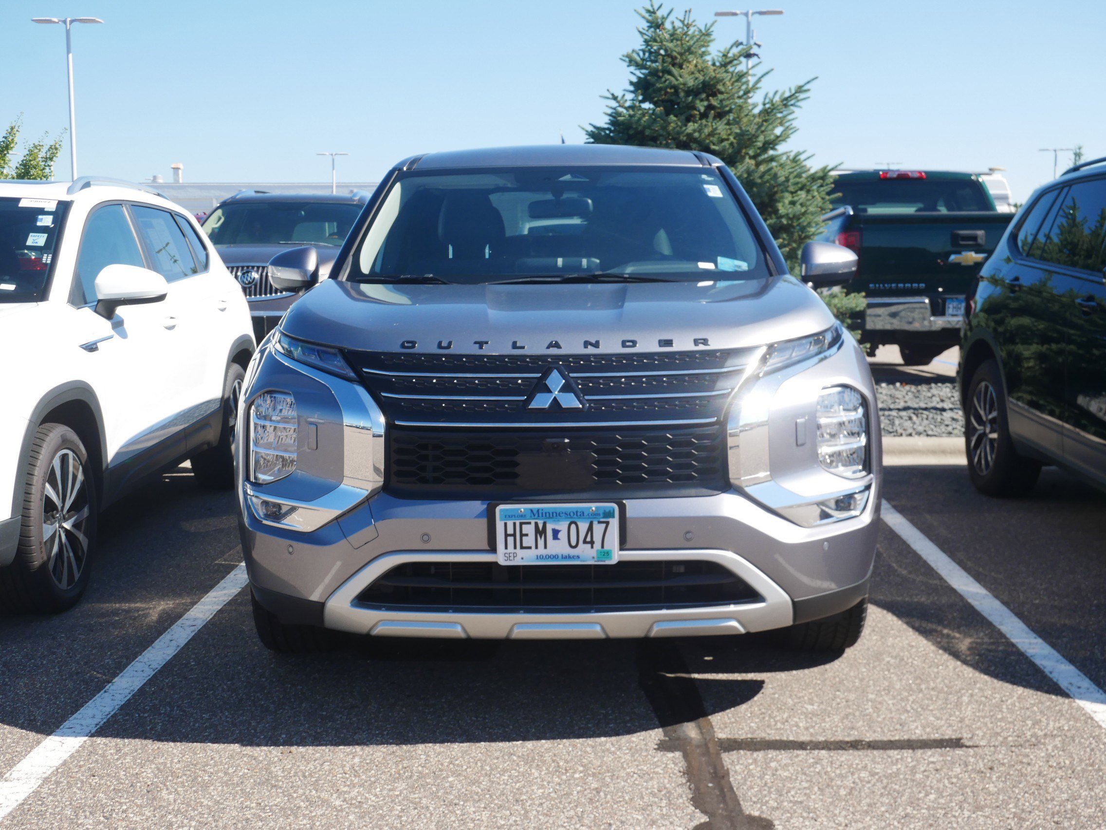 2022 Mitsubishi Outlander SE photo 2