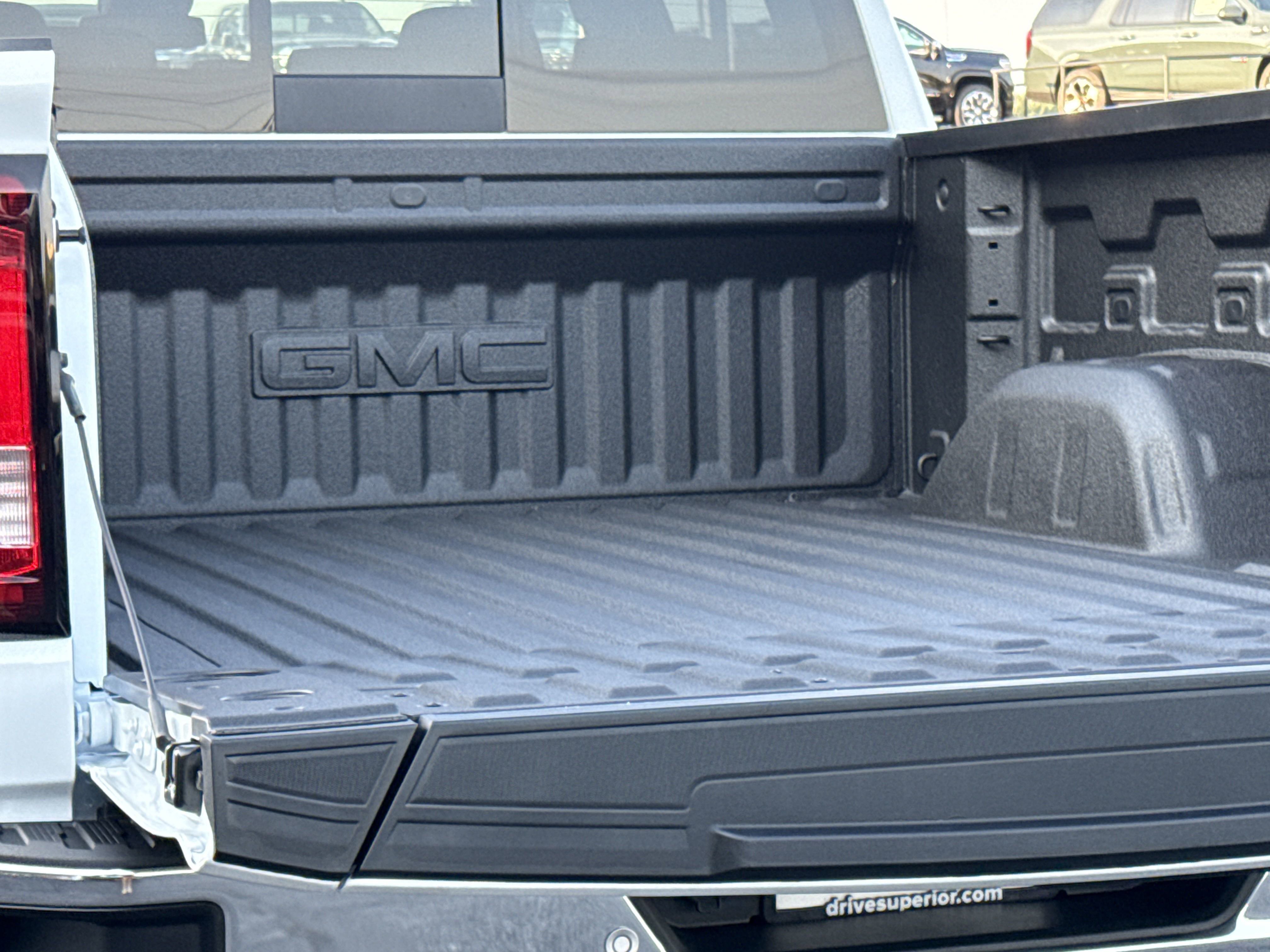 2025 Gmc Sierra 1500 SLT photo 6