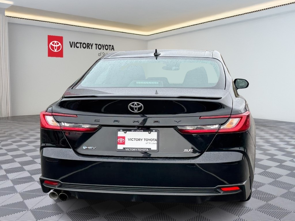 2025 Toyota Camry SE photo 4
