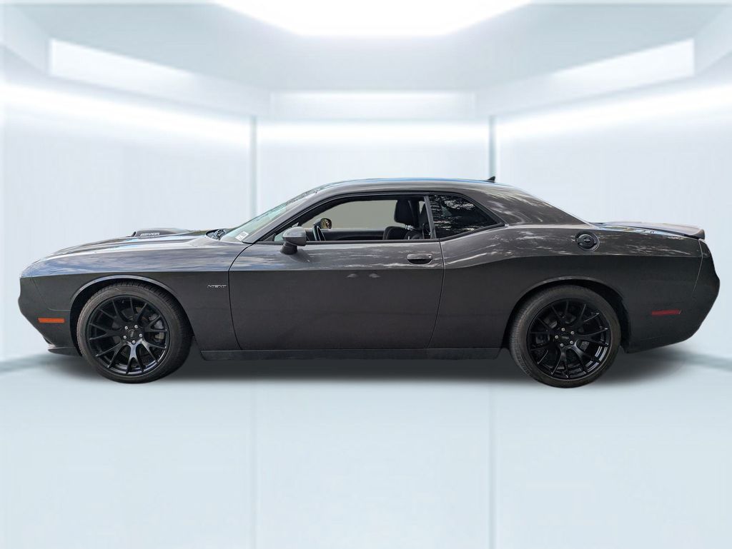 2016 Dodge Challenger SXT Plus photo 2