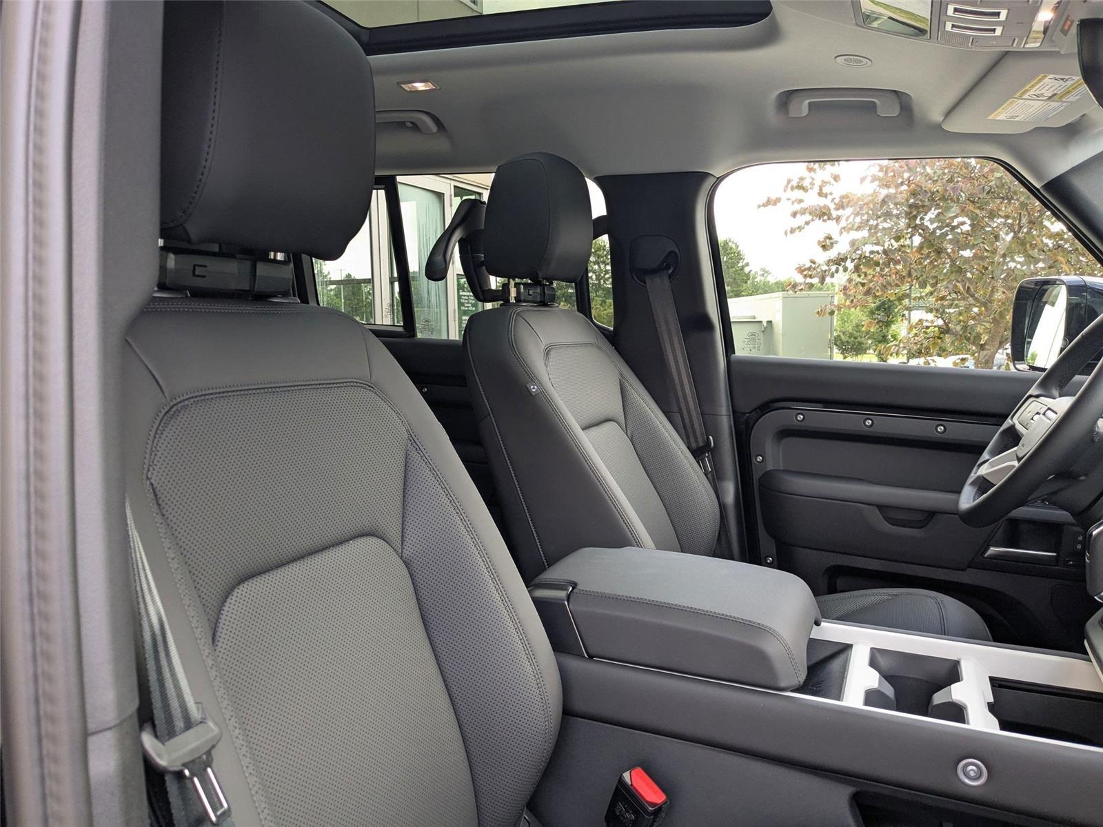 2025 Land Rover Defender 110 S photo 34