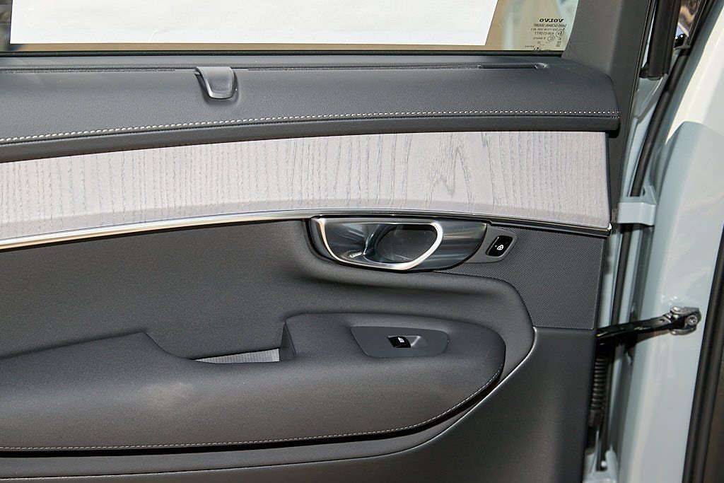 2026 VOLVO XC90 - Image 18