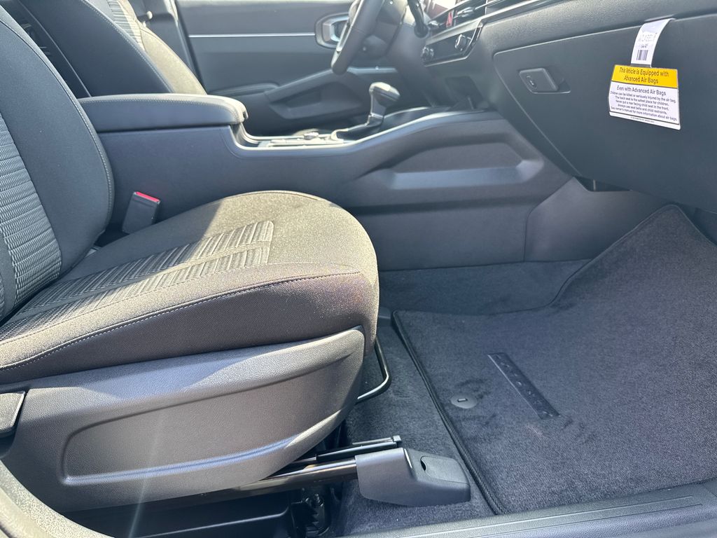 2026 Kia Sorento S photo 13