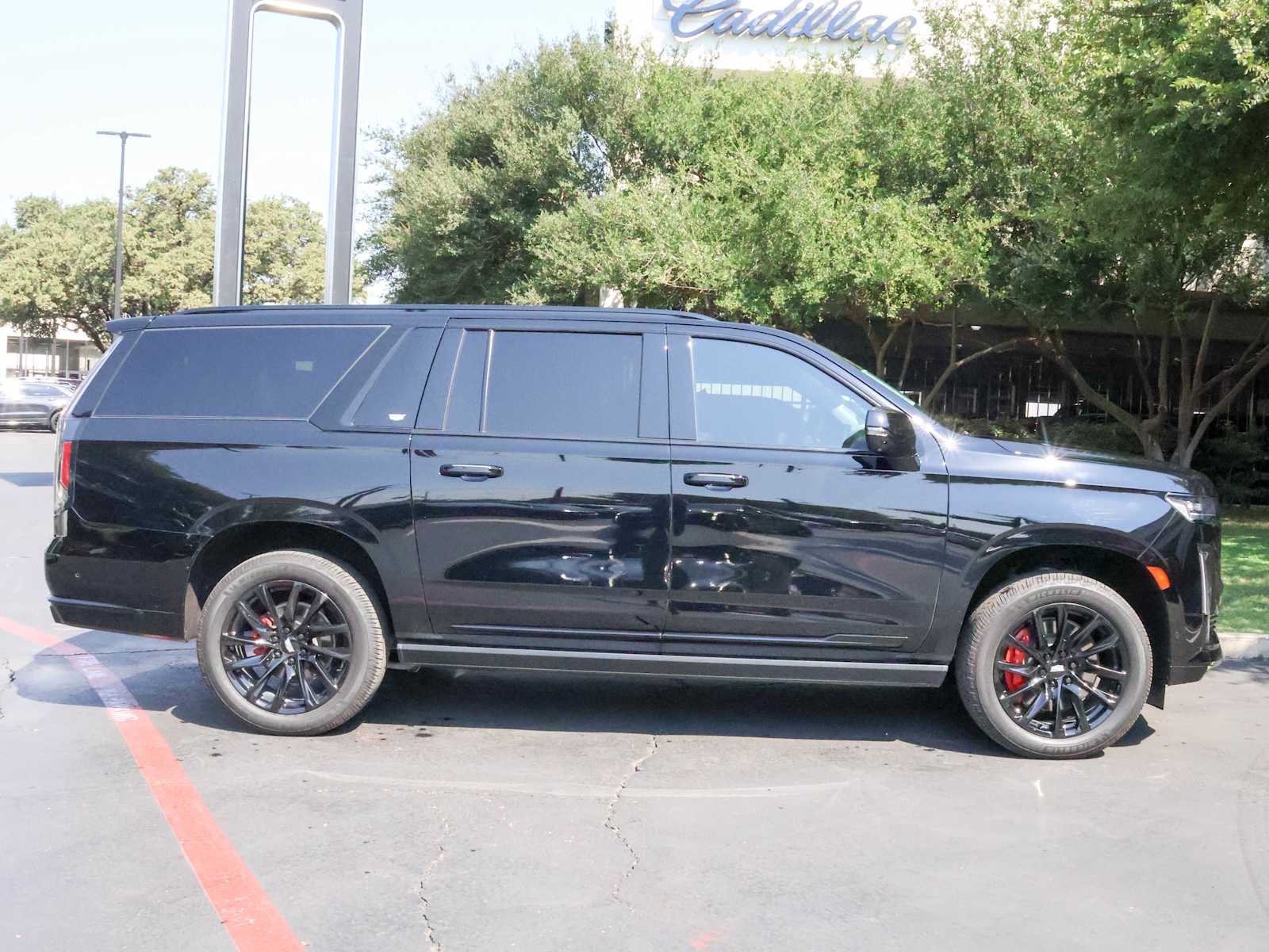 2022 Cadillac Escalade ESV Sport Platinum photo 5
