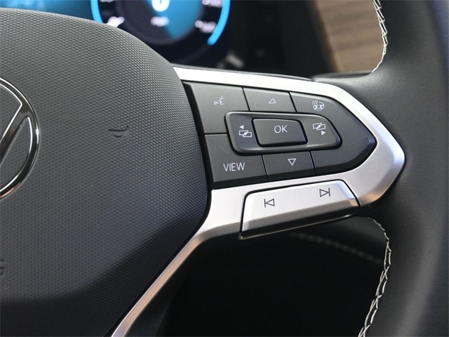 2026 Volkswagen Atlas SE photo 2