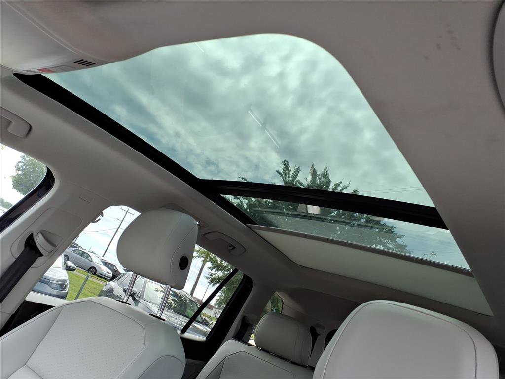 2023 Volkswagen Tiguan SE photo 6