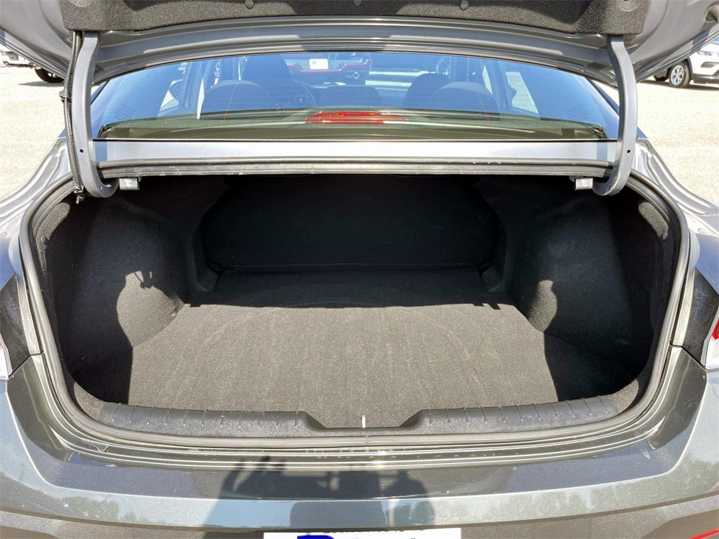 2024 Hyundai Elantra SEL photo 8