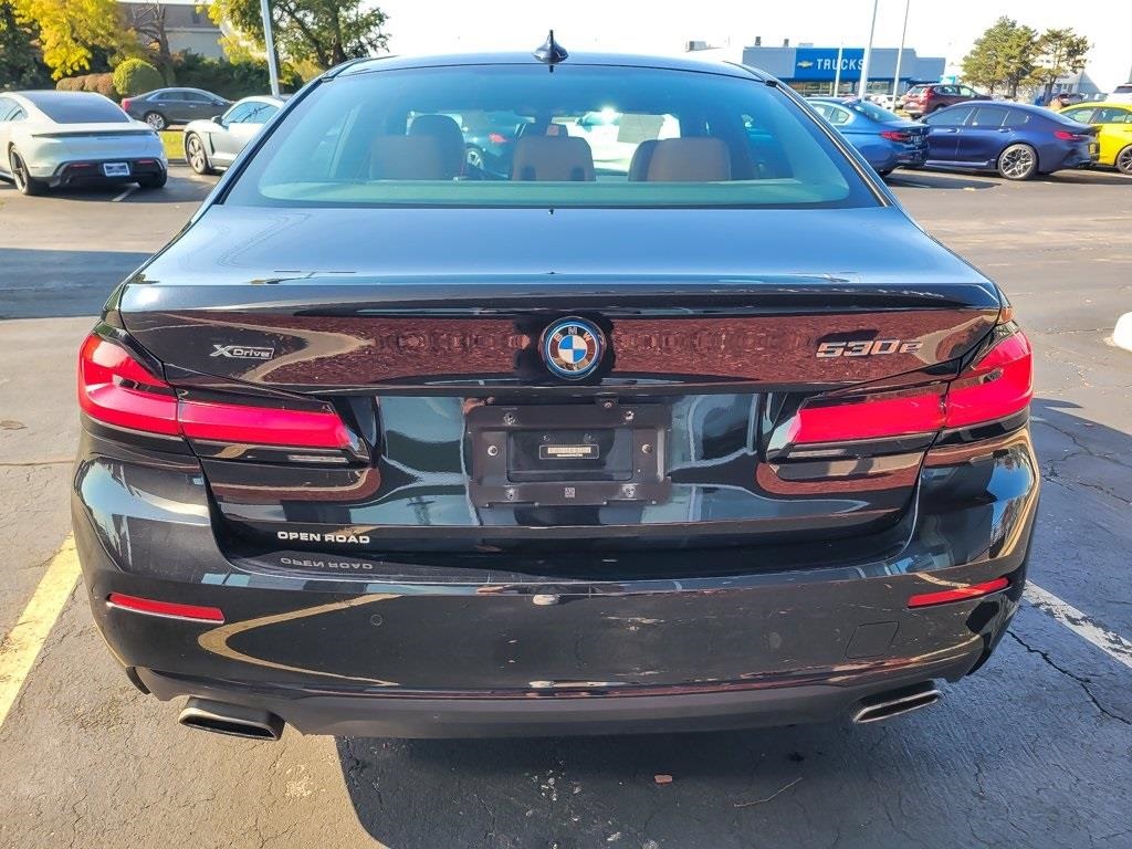 2023 BMW 530E - Image 4