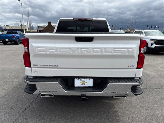 2025 Chevrolet Silverado 1500 LTZ photo 4