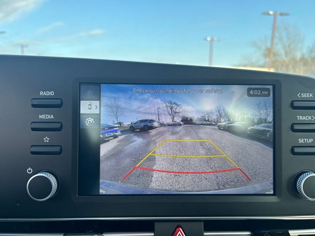 2024 Hyundai Elantra SE photo 18