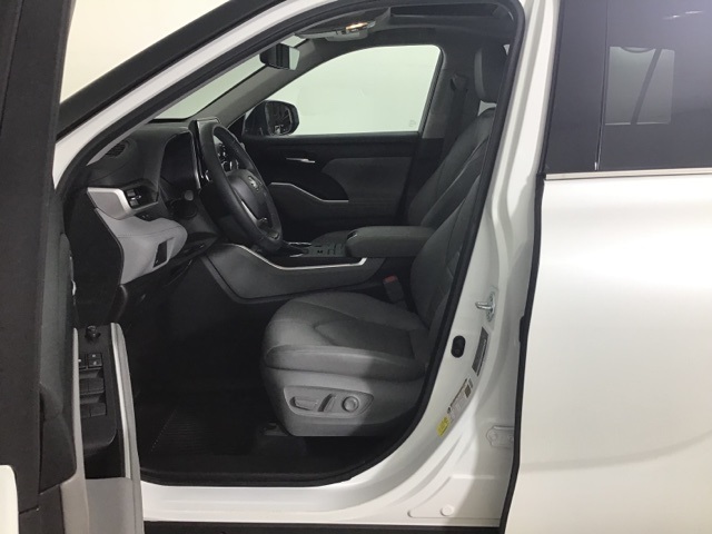 2022 Toyota Highlander XLE photo 10