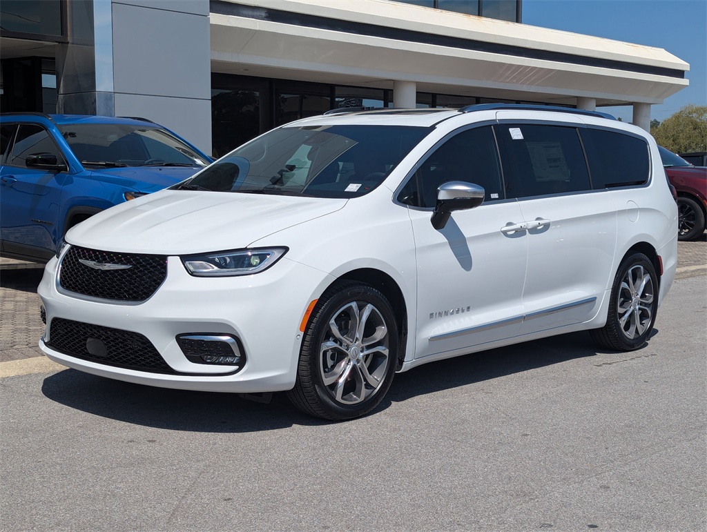 2026 Chrysler Pacifica Pinnacle photo 8