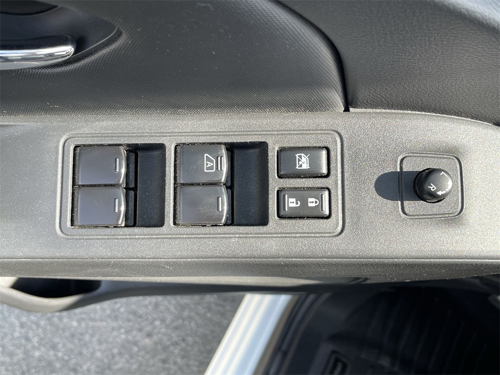 2023 Nissan Frontier SV photo 22