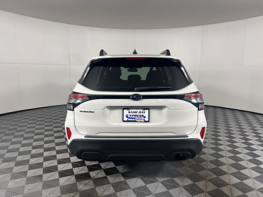 2025 Subaru Forester Premium photo 4