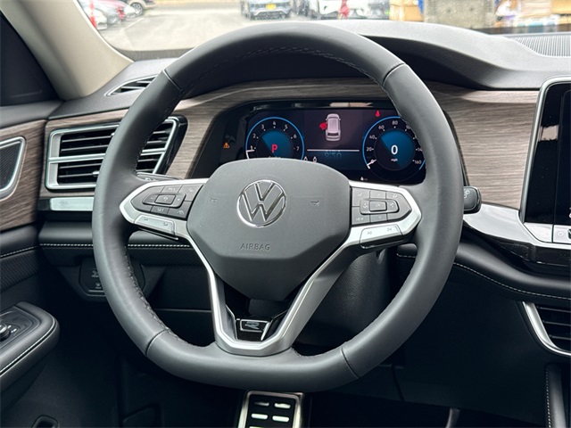 2025 Volkswagen Atlas SEL Premium R-Line photo 25