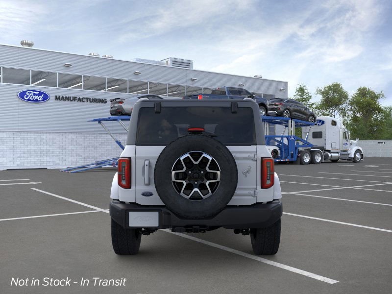 2025 Ford Bronco Outer Banks photo 3