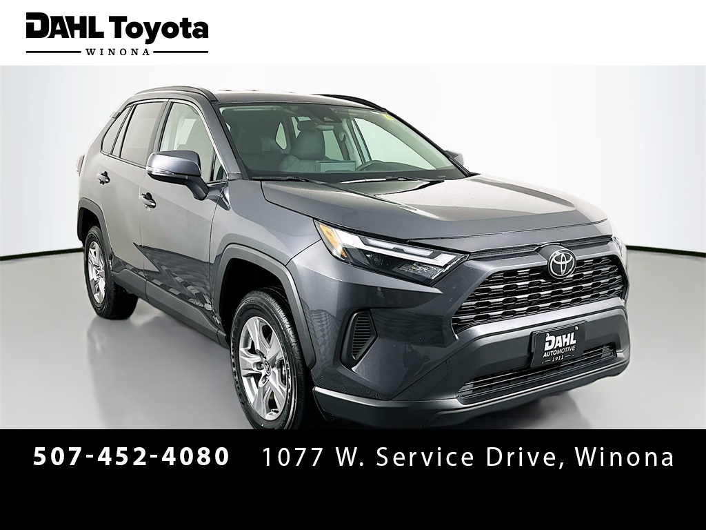 2025 Toyota RAV4 XLE's photo