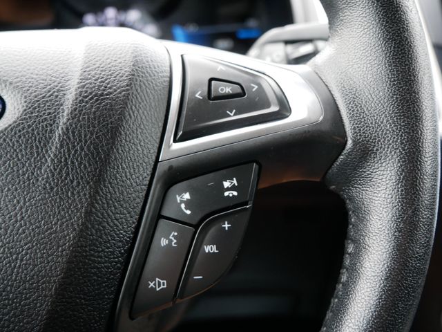 2022 Ford Edge SEL photo 24