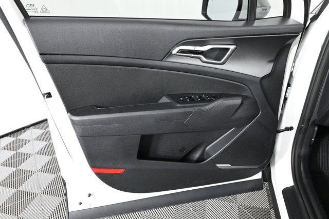 2026 Kia Sportage Hybrid S photo 12