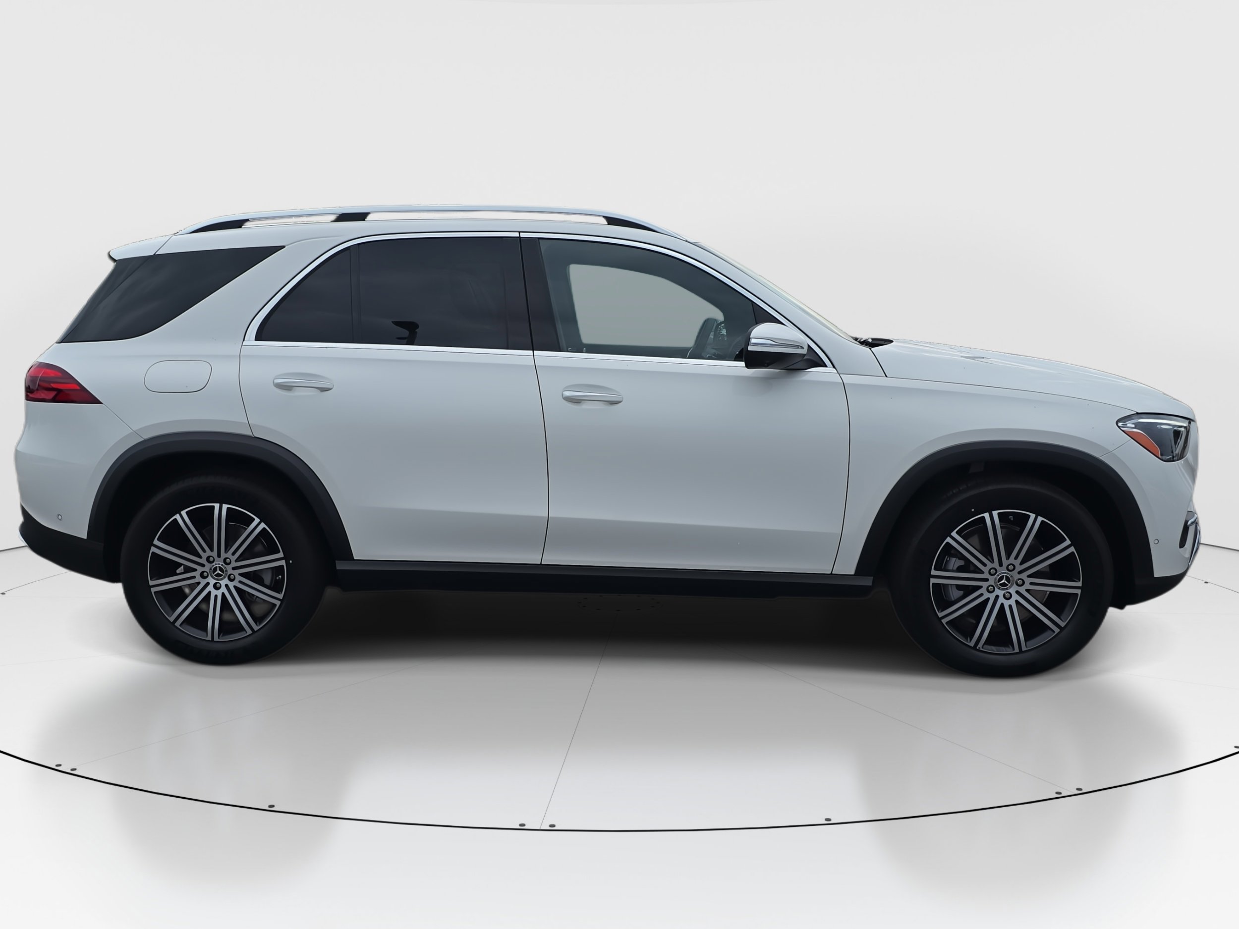 2025 Mercedes Benz GLE 450 4MATIC photo 2