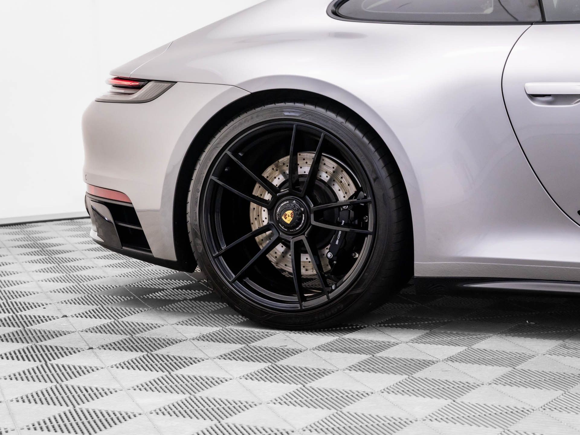 2024 Porsche 911 GTS photo 32