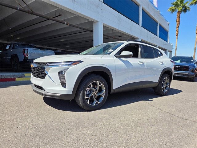 2026 Chevrolet Trax photo 2