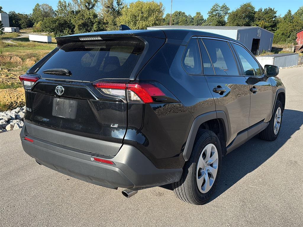 2024 Toyota RAV4 LE photo 3